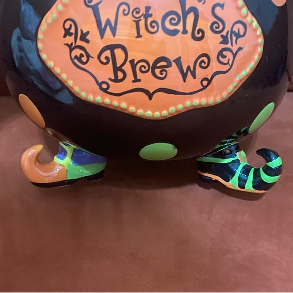 Midwest “Witches Brew” Cauldron - Picture 2 of 5